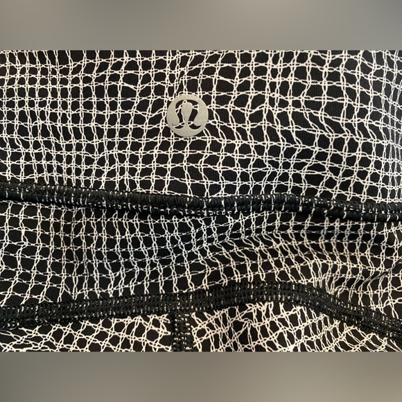 Lululemon💕Wild And Free Tight Fall Net White Black / Black - Picture 10 of 15